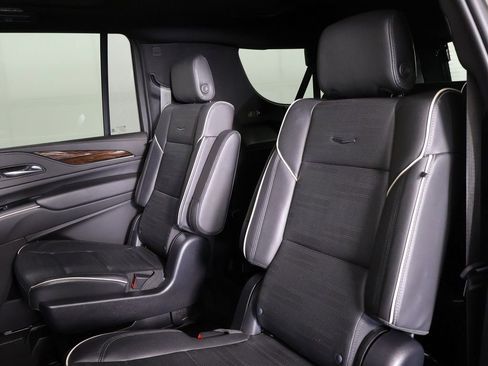 Used 2023 Cadillac Escalade ESV Premium Luxury w/ Performance Package AWD/4WD image 35