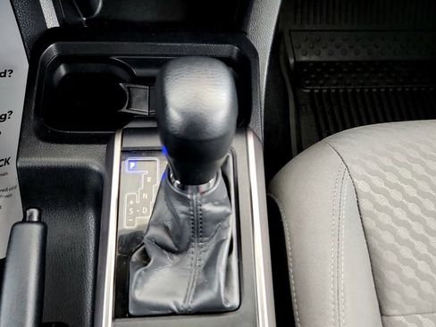 Certified 2023 Toyota Tacoma SR5 AWD/4WD image 28