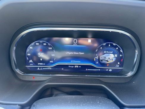 Used 2023 Chevrolet Tahoe RST AWD/4WD image 12
