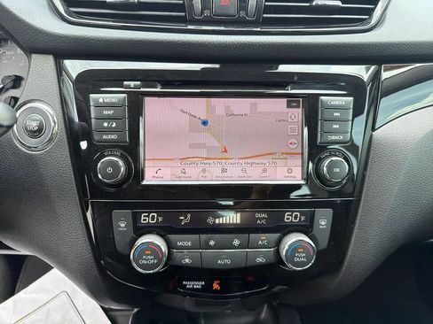 Used 2022 Nissan Rogue Sport SL AWD/4WD image 35
