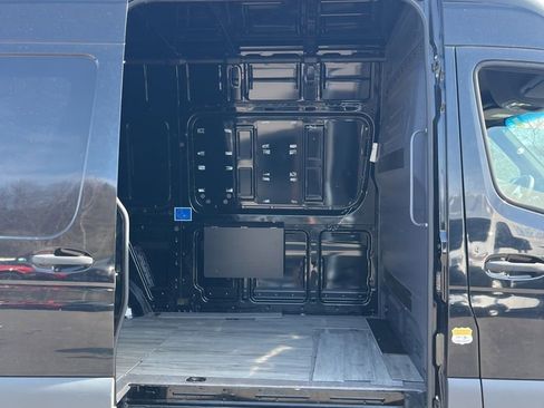 Used 2020 Mercedes-Benz Sprinter 144 Cargo image 10