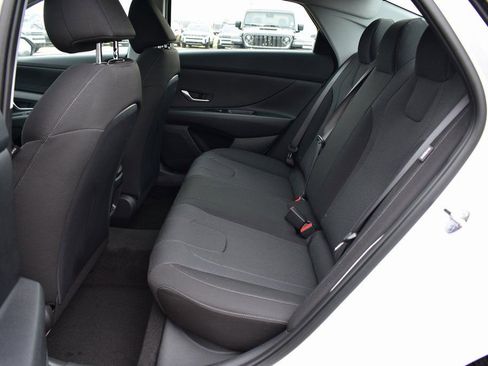 New 2026 Hyundai Elantra SE image 19