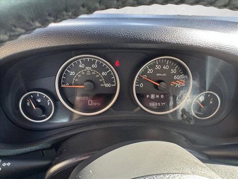 Used 2016 Jeep Wrangler Unlimited Sahara AWD/4WD image 12