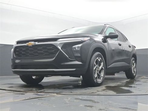 Used 2024 Chevrolet Trax LT w/ Driver Confidence Package image 46