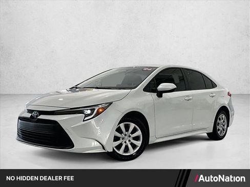Used 2024 Toyota Corolla LE FWD image 1