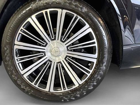 Used 2024 Mercedes-Benz Maybach GLS 600 4MATIC image 30