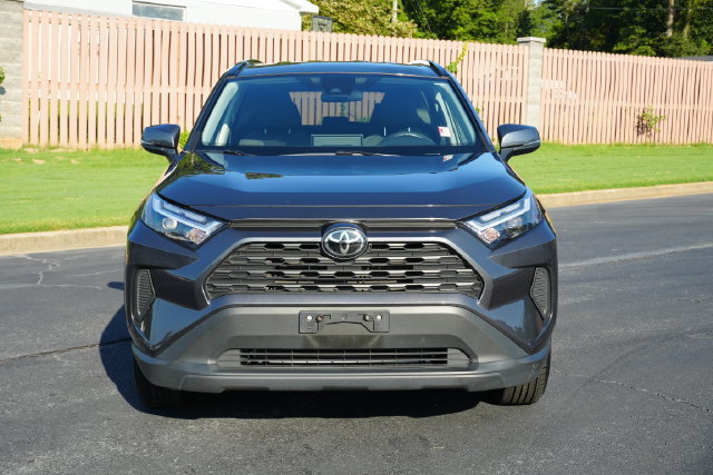 Used 2025 Toyota RAV4 XLE FWD image 2