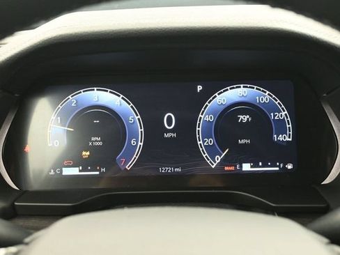 Used 2024 Jeep Grand Cherokee Limited AWD/4WD image 11