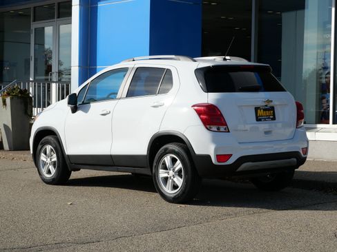 Certified 2022 Chevrolet Trax LT w/ LT Convenience Package image 4