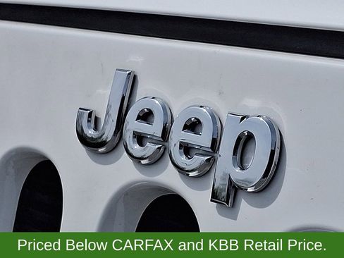 Used 2012 Jeep Wrangler Unlimited Sahara w/ Dual Top Group AWD/4WD image 30