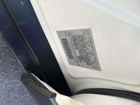 Used 2022 Nissan Kicks S image 18