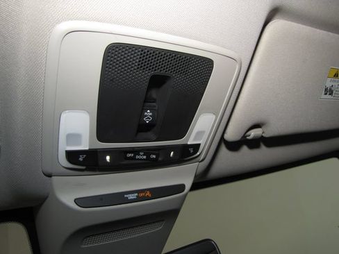Certified 2023 Honda HR-V EX-L image 8