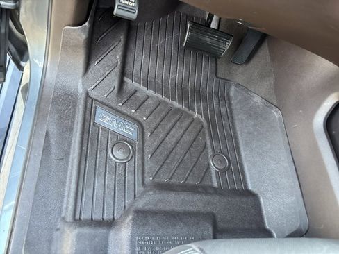 Used 2019 GMC Yukon Denali w/ Denali Ultimate Package image 32