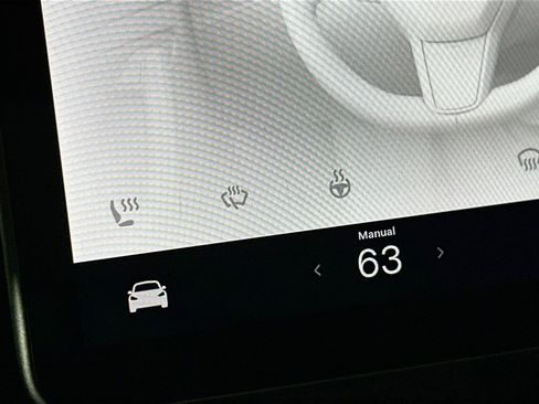 Used 2022 Tesla Model Y Long Range AWD/4WD image 18