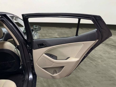 Used 2015 Kia Optima LX FWD image 17