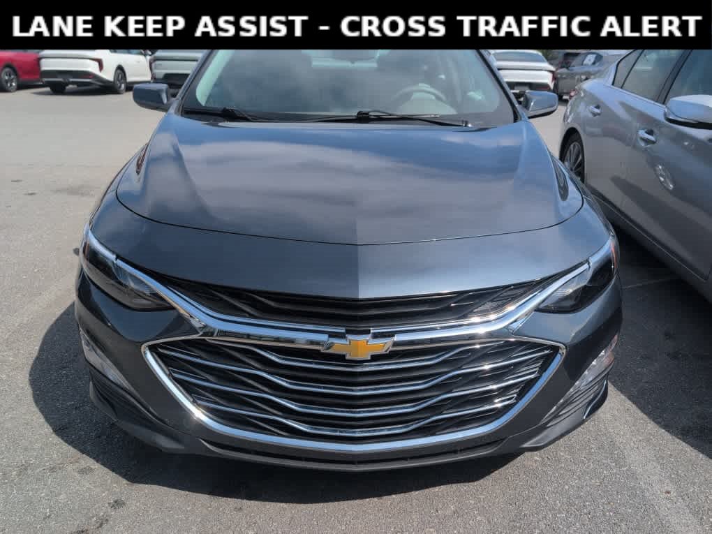 Used 2019 Chevrolet Malibu LT w/ Driver Confidence Package II FWD image 2