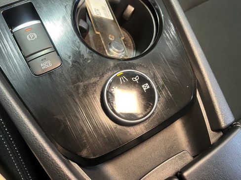 Used 2025 Nissan Rogue S image 44