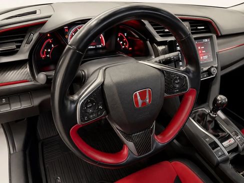 Used 2018 Honda Civic Type R image 9