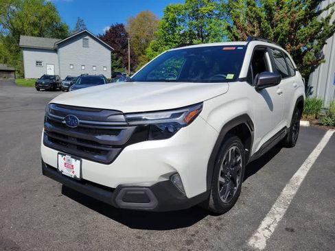 Certified 2025 Subaru Forester Limited AWD/4WD image 8