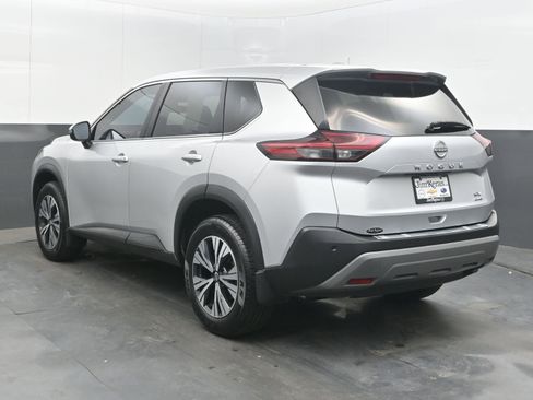 Used 2022 Nissan Rogue SV image 6