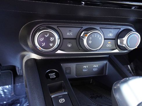 Certified 2025 Nissan Kicks SV image 19