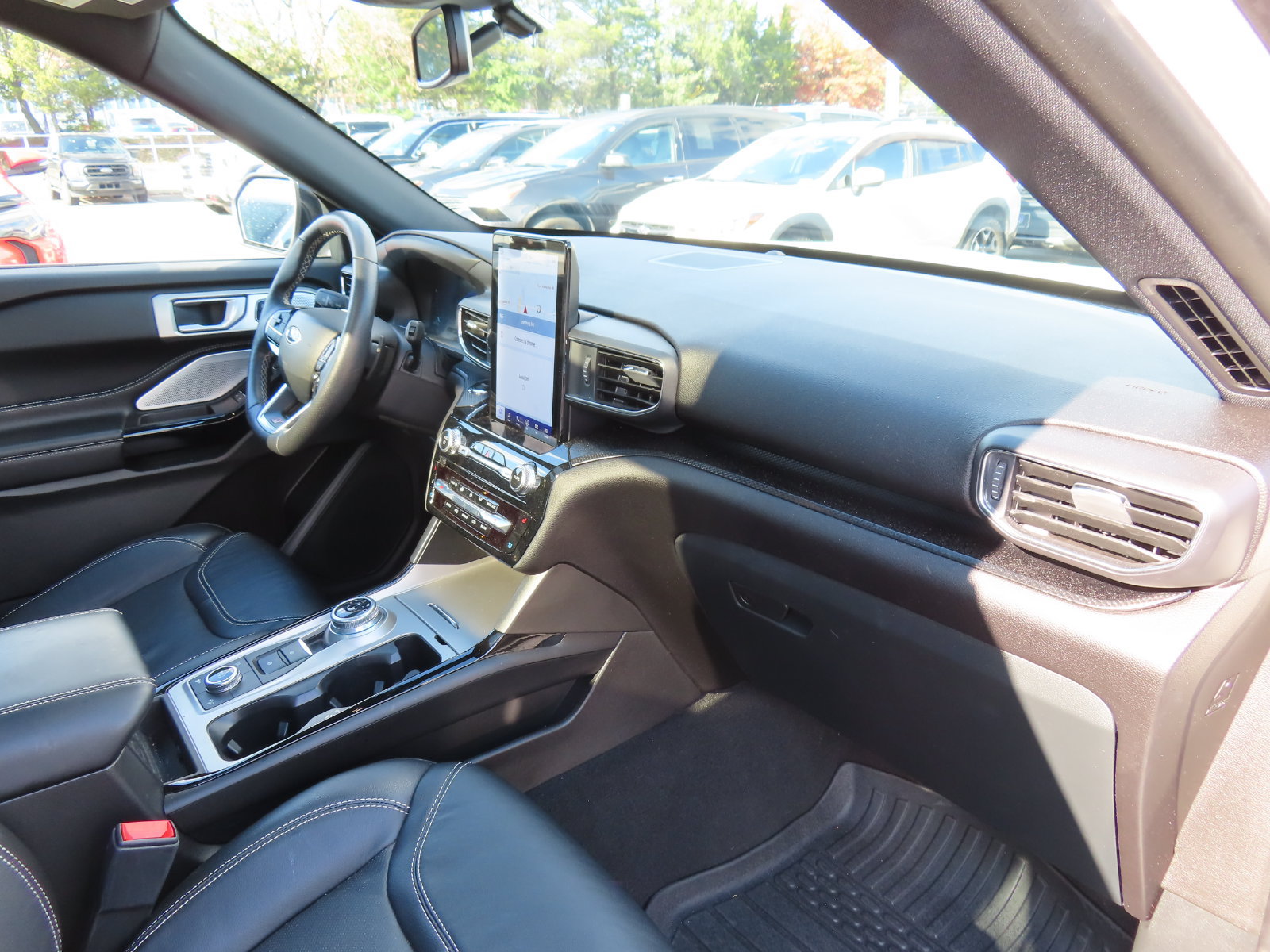 Used 2023 Ford Explorer ST w/ Equipment Group 401A AWD/4WD image 17