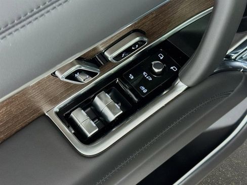 New 2026 Land Rover Range Rover SE image 20