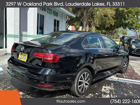 Used 2017 Volkswagen Jetta SE image 11