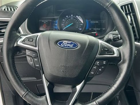 Certified 2022 Ford Edge SEL AWD/4WD image 19