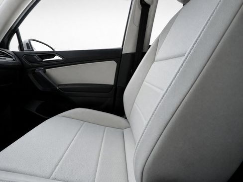 Used 2020 Volkswagen Tiguan SEL w/ Tiguan Two-Row MDO Package AWD/4WD image 23