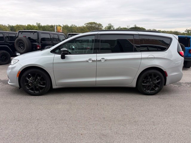 Used 2026 Chrysler Pacifica Select w/ S Appearance Package FWD image 7
