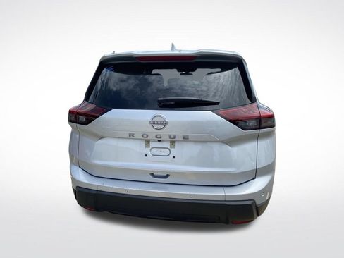 Used 2025 Nissan Rogue SV FWD image 9