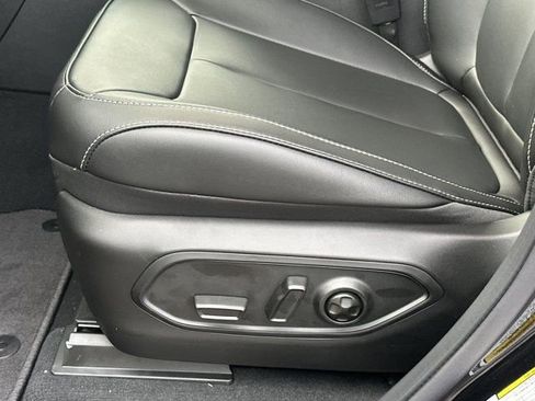 New 2025 Jeep Grand Cherokee L Limited image 10