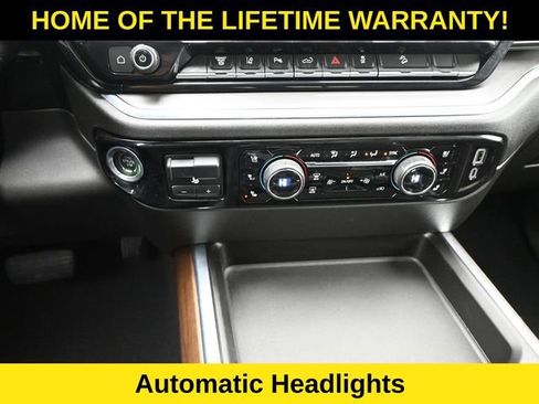 Used 2024 Chevrolet Silverado 3500 High Country w/ Technology Package AWD/4WD image 36