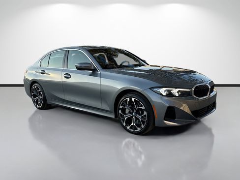 Used 2025 BMW 330i Sedan image 1