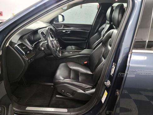 Used 2018 Volvo XC90 T6 Momentum w/ Convenience Package AWD/4WD image 12