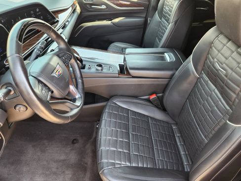 Used 2022 Cadillac Escalade Sport Platinum image 12