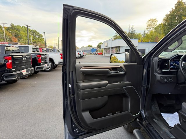 Used 2024 Chevrolet Silverado 1500 LT w/ Safety Package AWD/4WD image 22