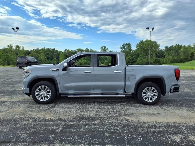 Used 2024 GMC Sierra 1500 Denali w/ Technology Package AWD/4WD image 11