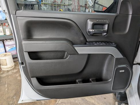 Used 2016 Chevrolet Silverado 1500 LTZ Z71 w/ LTZ Plus Package AWD/4WD image 11