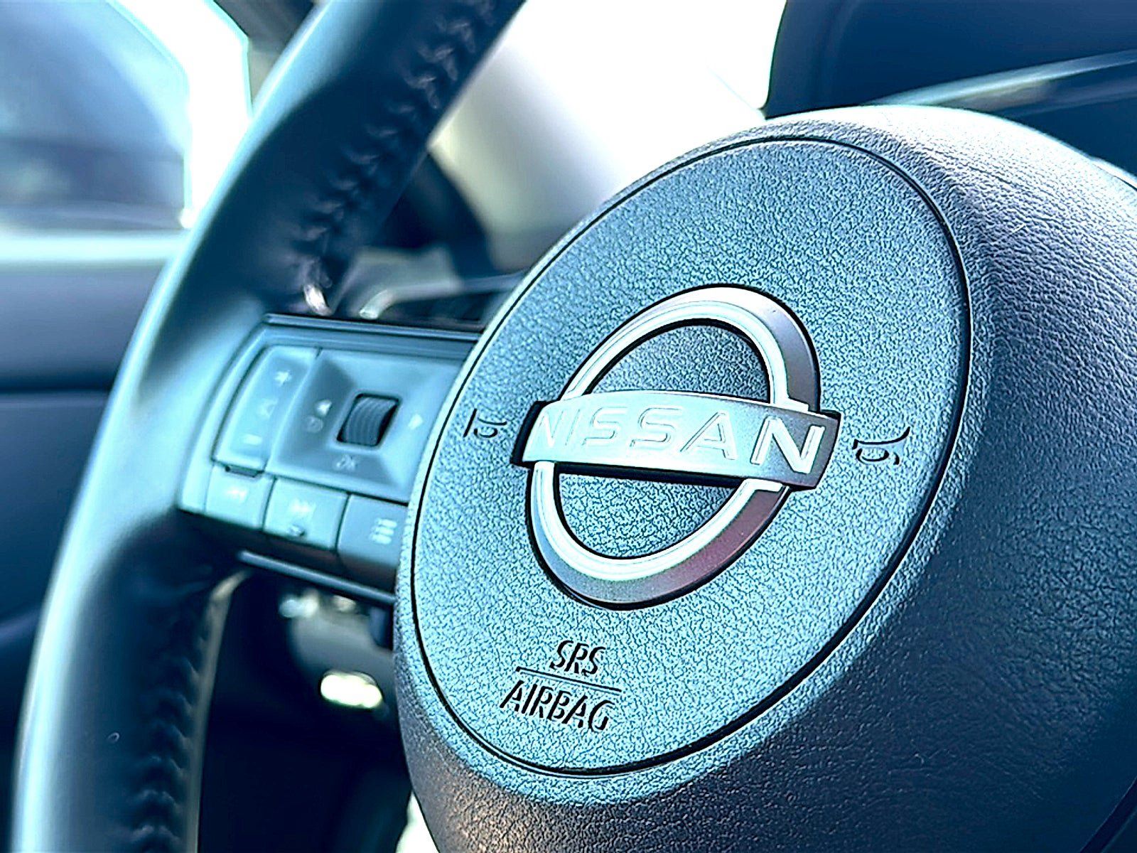 Used 2022 Nissan Pathfinder SV FWD image 29