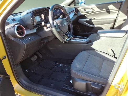 Used 2024 Chevrolet Trax RS w/ Driver Confidence Package FWD image 11