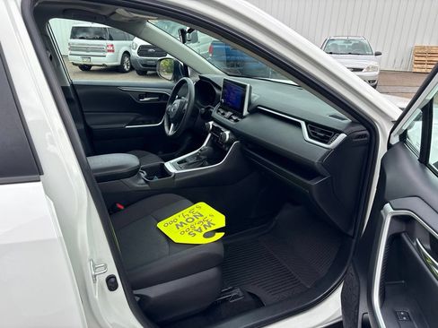 Used 2024 Toyota RAV4 XLE w/ Convenience Package AWD/4WD image 18