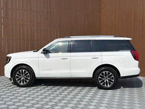 Used 2025 Ford Expedition Platinum image 16