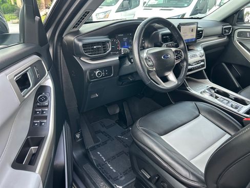 Certified 2023 Ford Explorer XLT w/ Equipment Group 202A AWD/4WD image 7