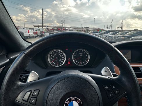 Used 2006 BMW M6 Coupe image 41