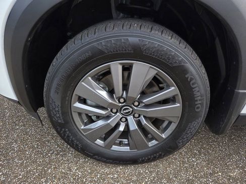 Used 2025 Nissan Pathfinder SV w/ SV Premium Package image 23