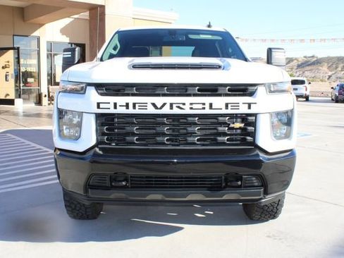 Used 2020 Chevrolet Silverado 2500 Custom w/ Custom Value Package image 9