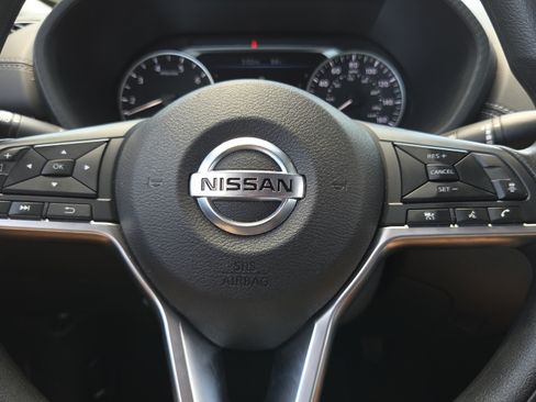 Used 2023 Nissan Sentra SV FWD image 24