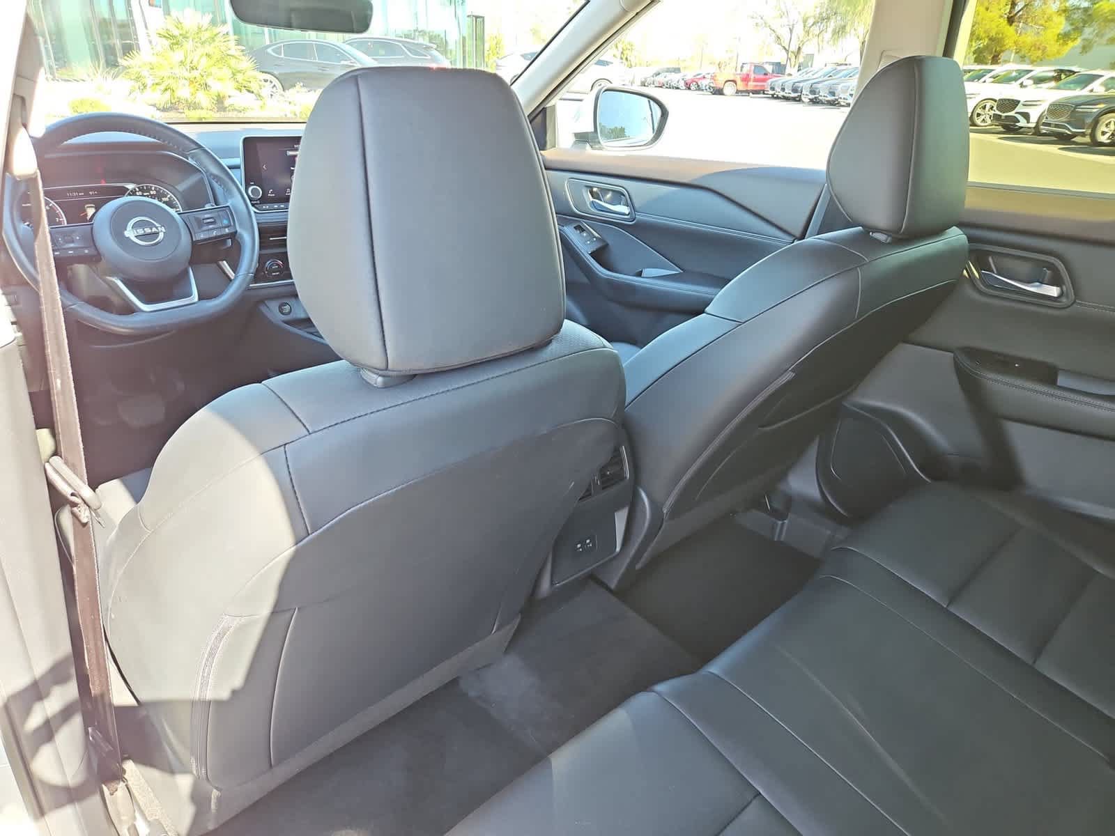 Used 2023 Nissan Rogue SV w/ SV Premium B Package AWD/4WD image 16